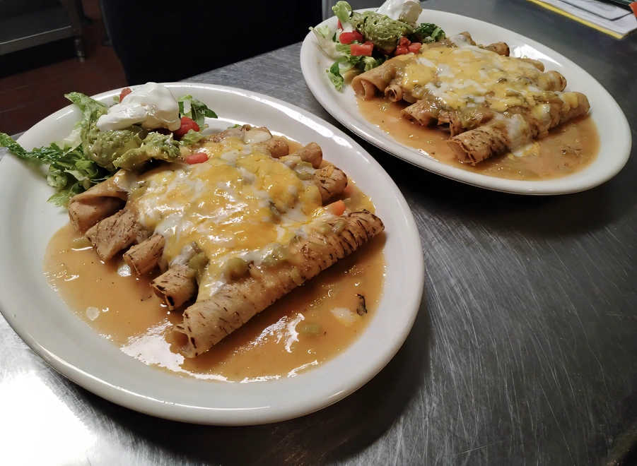 Kids Taquitos Three chicken taquitos served with a side of spanish rice, fideo, or refried beans.